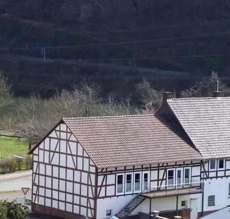 Eder_ufer Hemfurth-Edersee